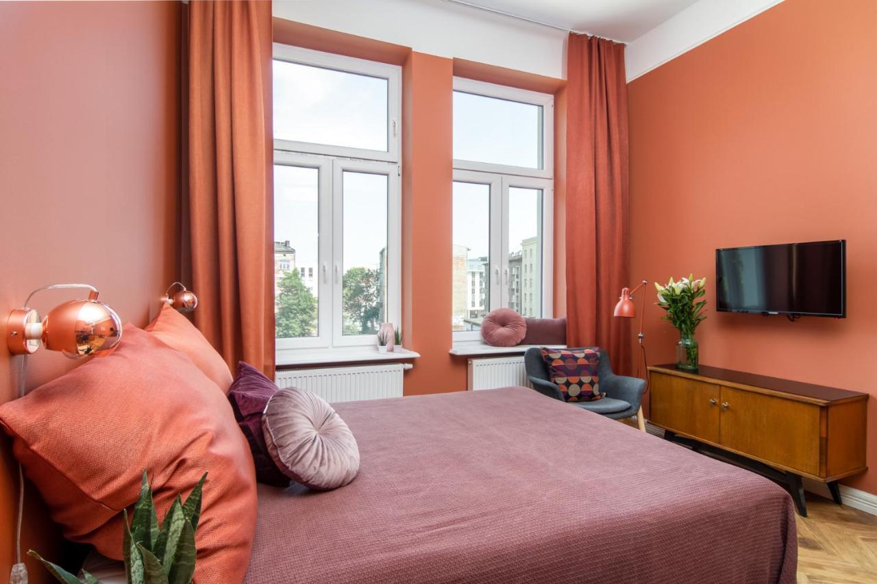Barbacan Suites - Old Town Apartments - By Upstairs Краков Экстерьер фото