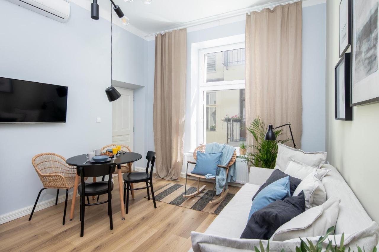 Barbacan Suites - Old Town Apartments - By Upstairs Краков Экстерьер фото